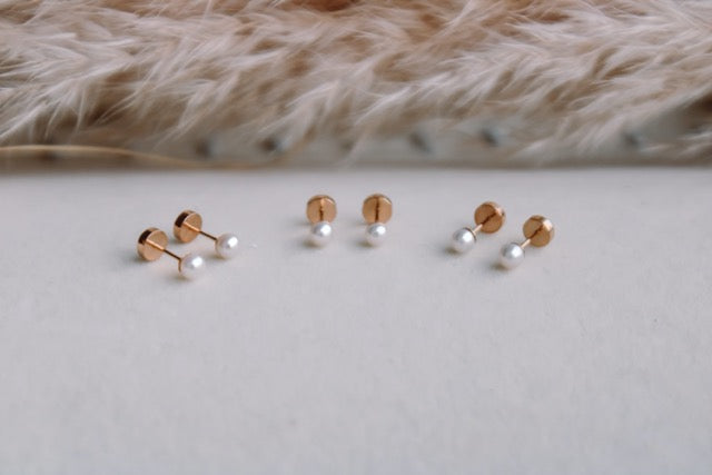 Cultured Pearl Openers 4mm 18K Gold